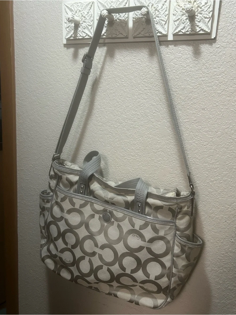 Authentic Coach Women's Signature Tote in Light Gray
